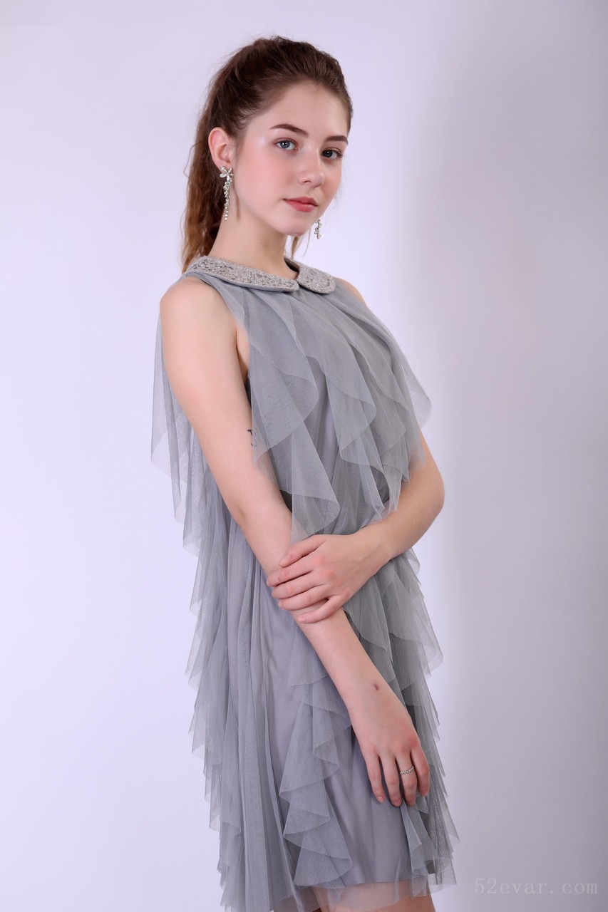 Alissa灰色纱衣时尚写真