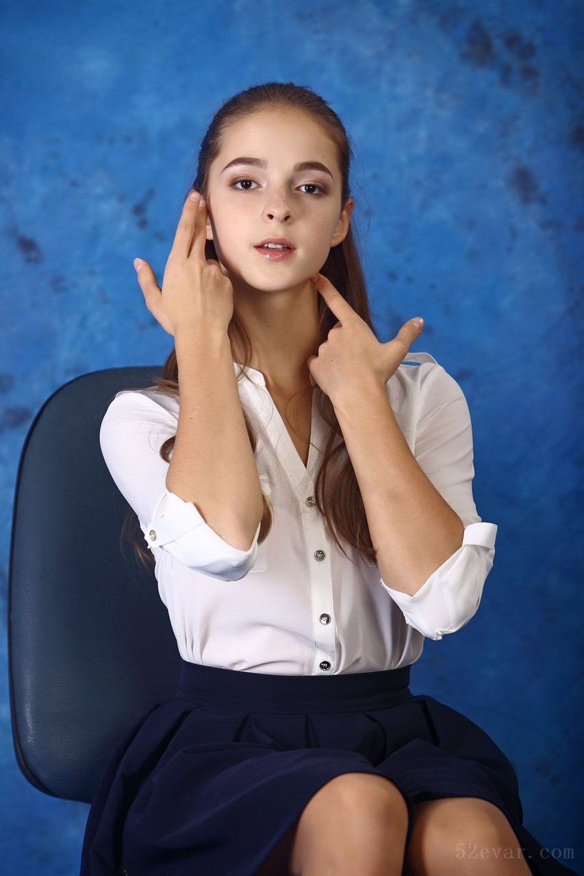 Eva职场秘书装写真