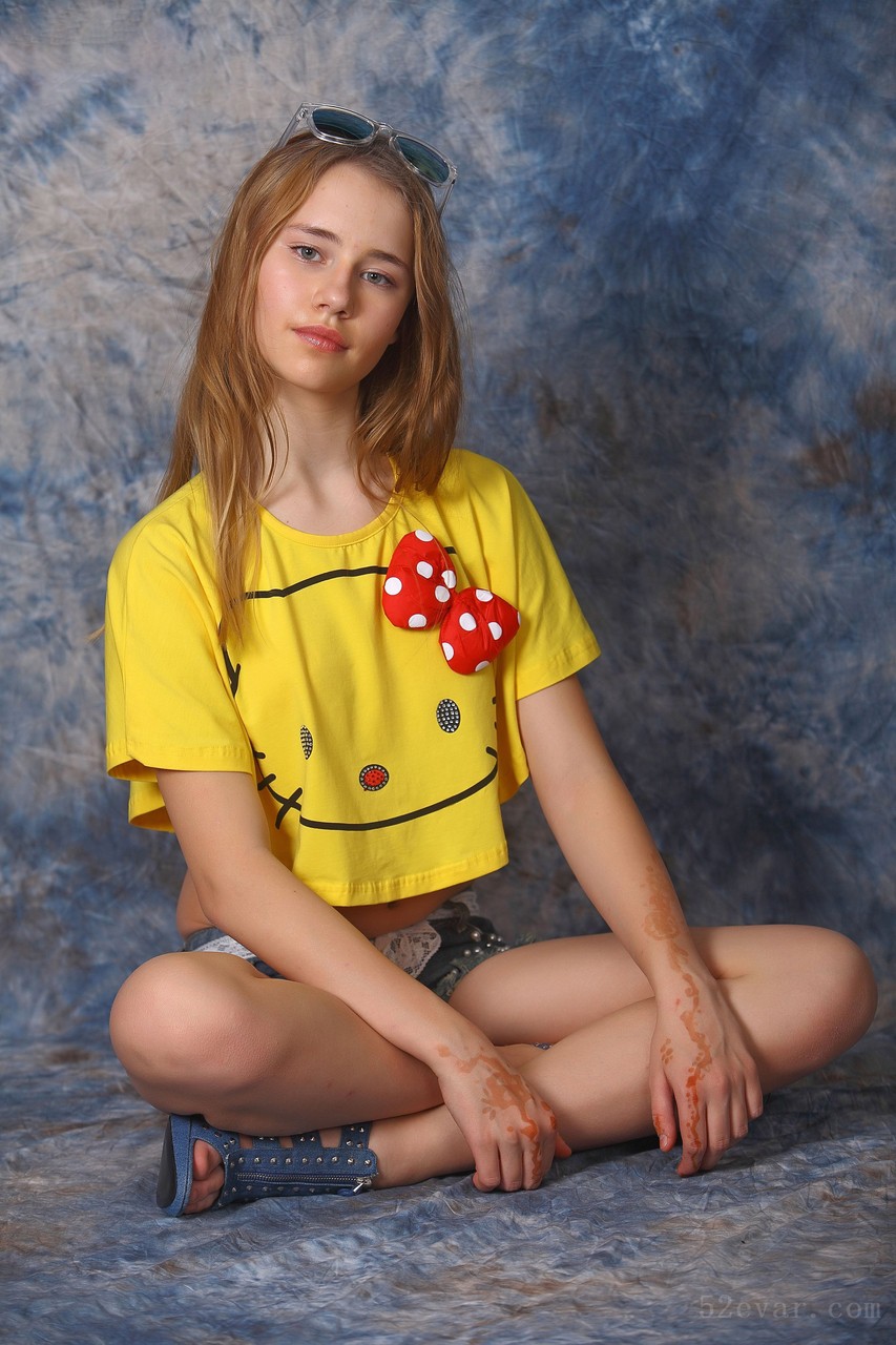 Hanna猫咪上衣写真