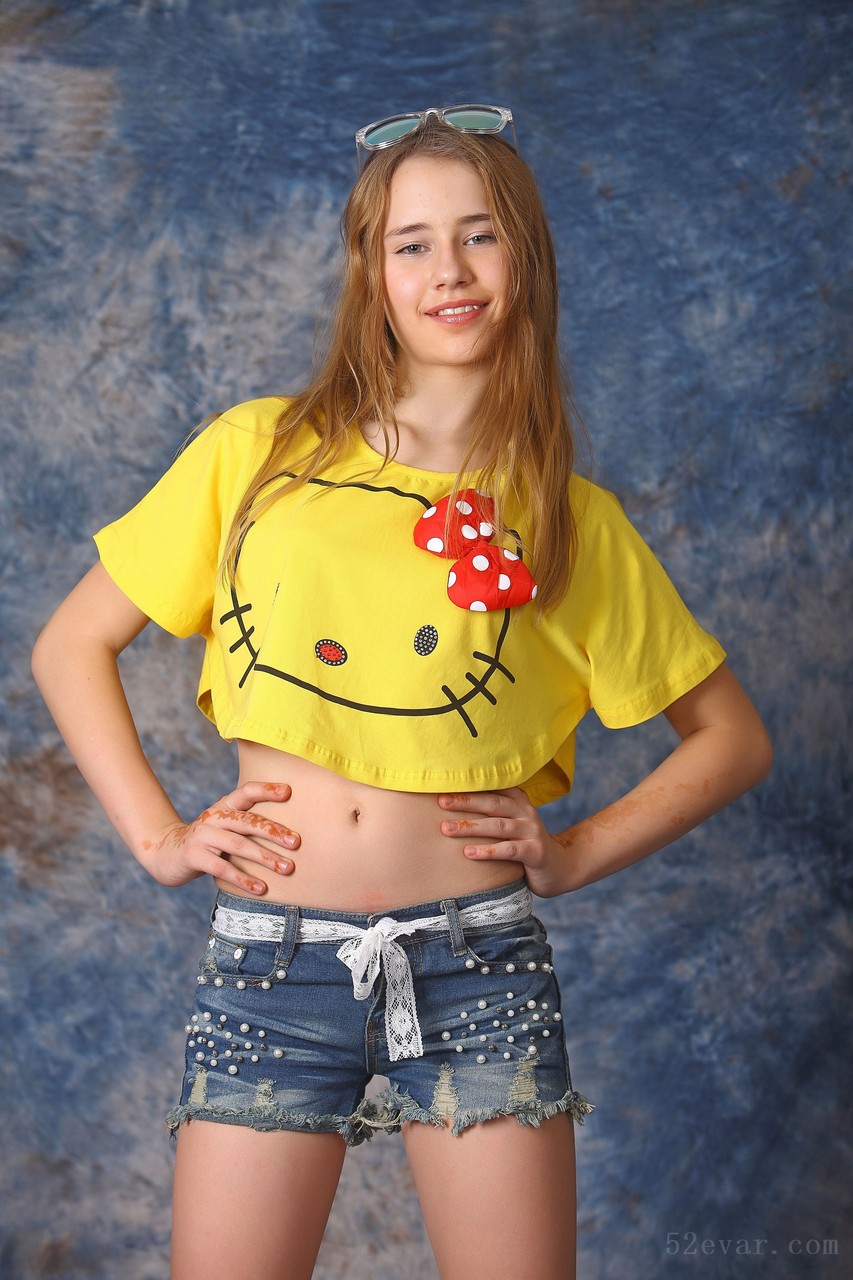 Hanna猫咪上衣写真