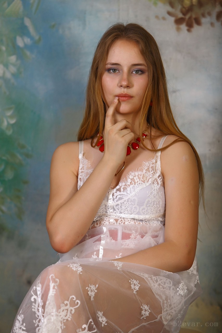 Hanna白色纱裙写真